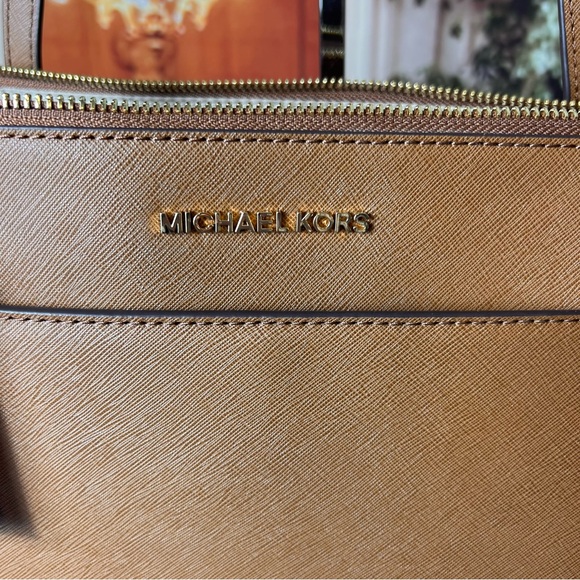 NWT Michael Kors Ciara Large Saffiano Luggage Leather Tote Bag, gorgeous - Picture 6 of 17